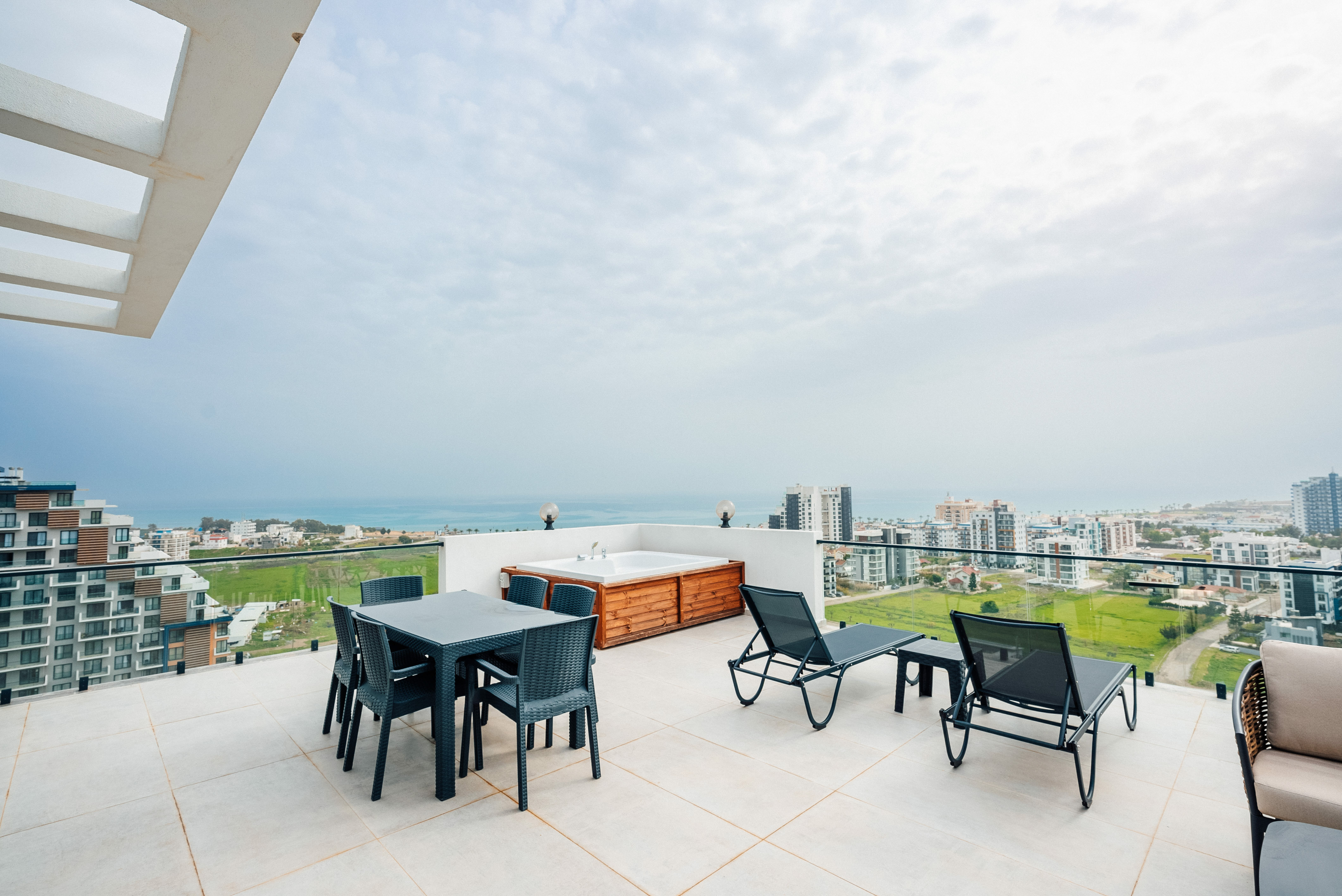 2+1 Premier Grand thumbnail 2