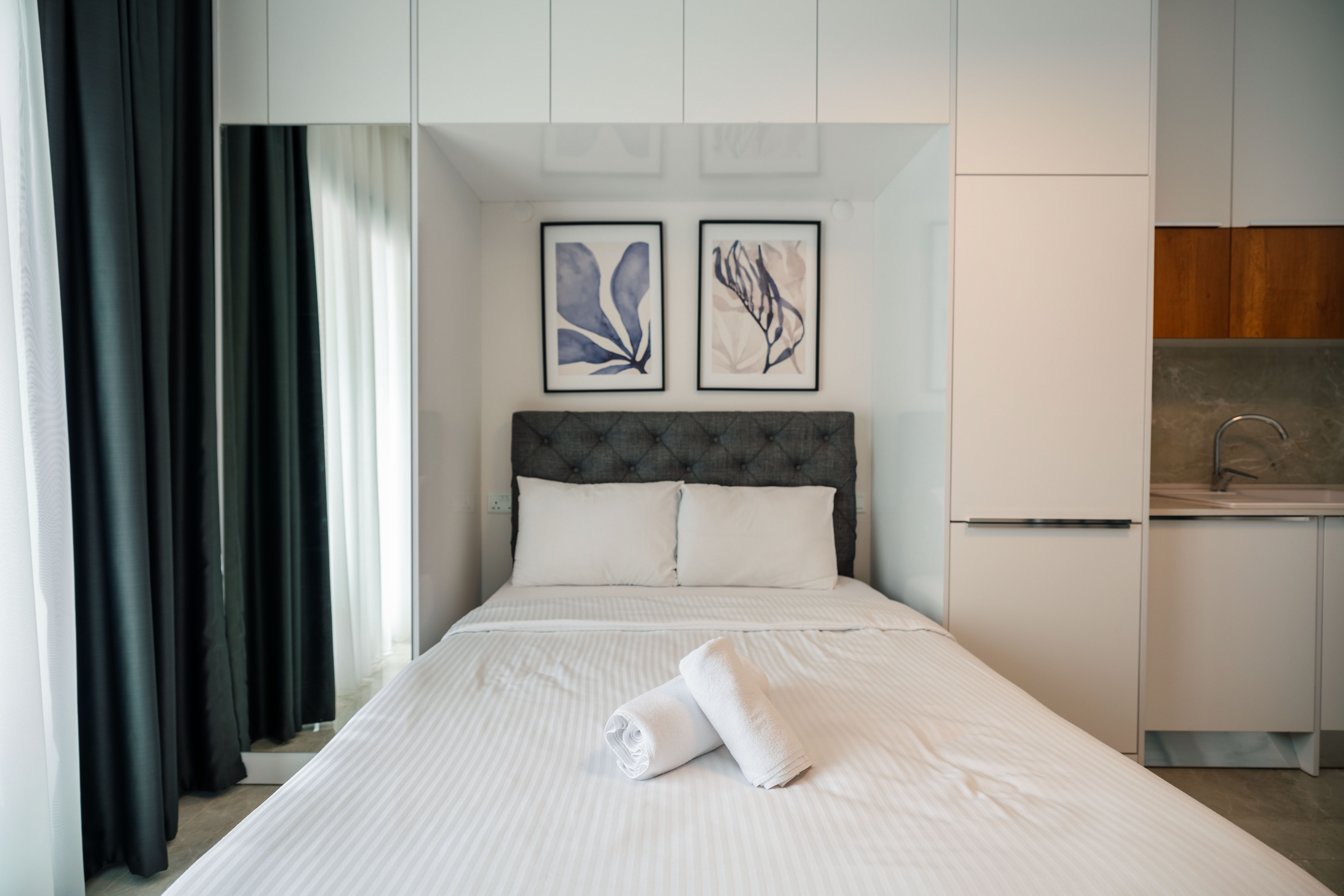 Studio Apartment thumbnail 4