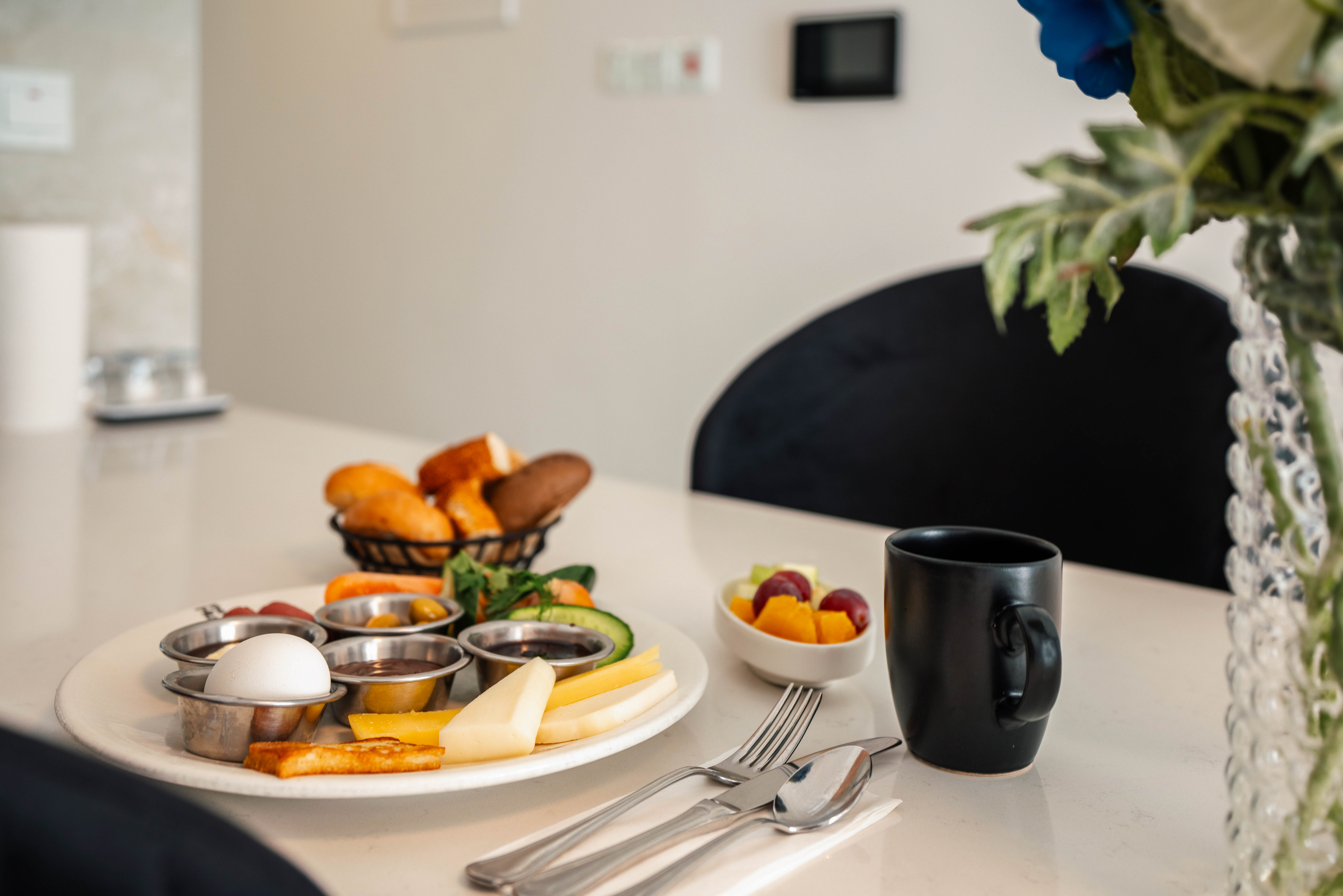 Studio Apartment thumbnail 6